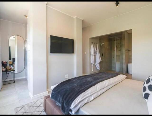 4 BEDROOM TOWNHOUSE FOR SALE IN HURLINGHAM